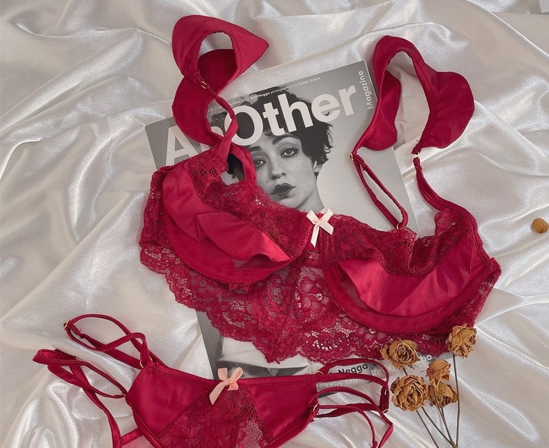 Aella Lingerie Set In Red