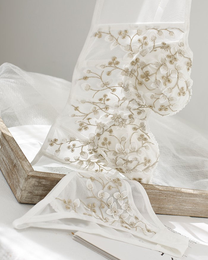 Tyche Floral Embroidery Set In White