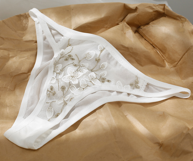 Tyche Floral Embroidery Set In White